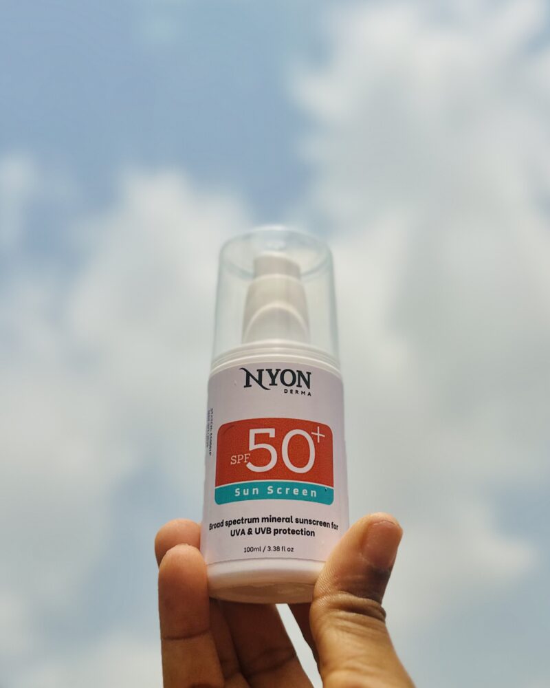 Broad spectrum sunscreen for UVA and UVB rays