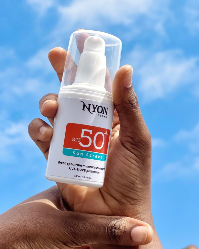 Broad spectrum sunscreen for UVA and UVB rays